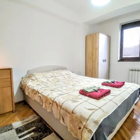 アパート Nate's Place